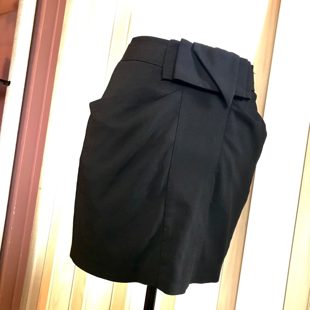 BCBGMAXAZRIA BLACK MINI SKIRT